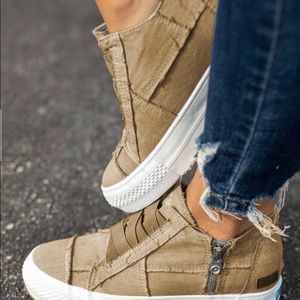 Canvas sneakers